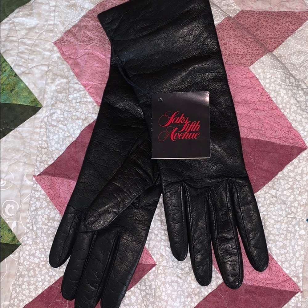 Brand new saxs fifth ave women’s gloves